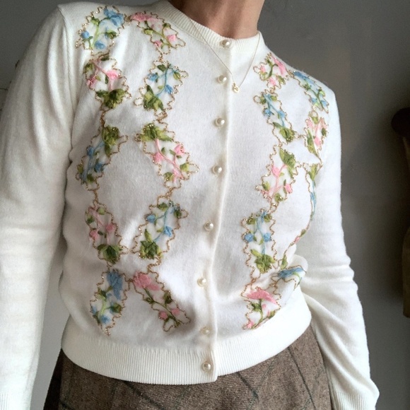 Vintage Sweaters - 50's VIRGIN ORLON FLORAL EMBROIDERED CARDIGAN
